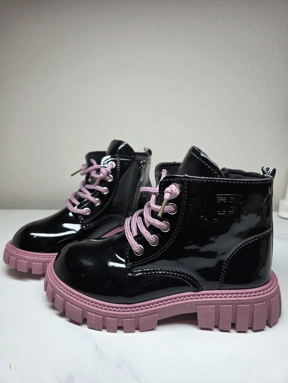 Boutique Kids Black Patent Sport Fashion Combat Boots Pink Lug Sole Size 2 NWOB